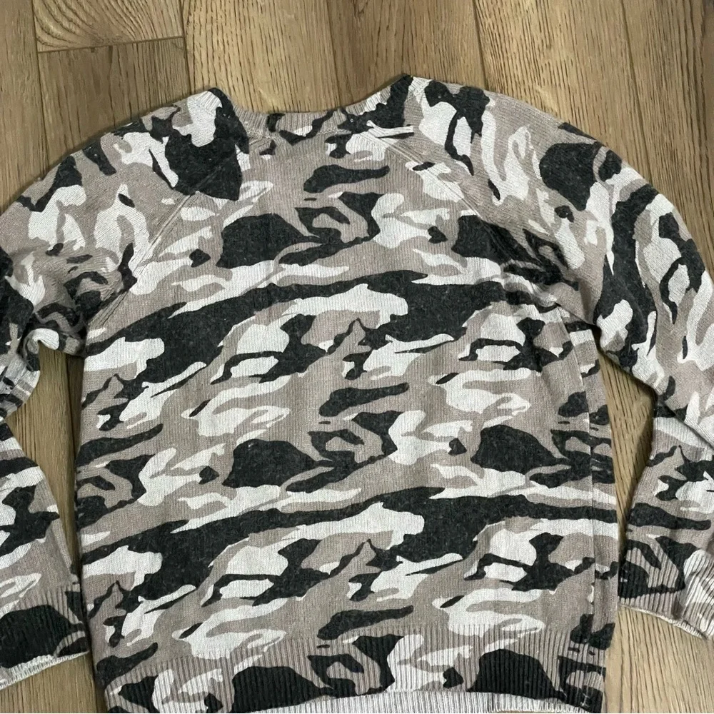 Monrow camo crewneck